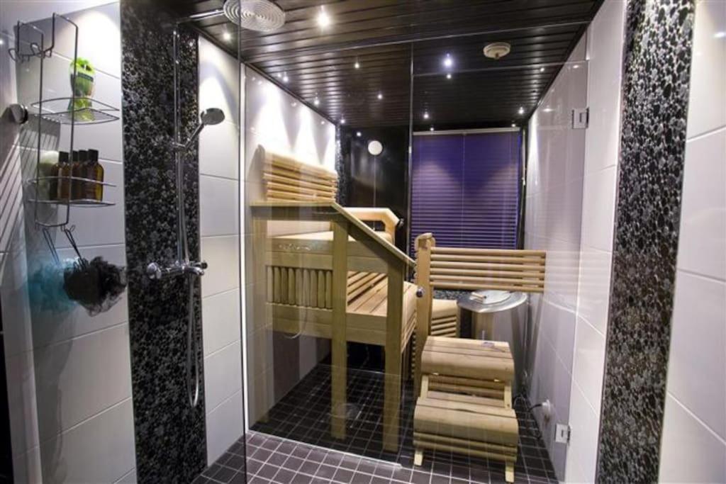 Majestic Penthouse With Sauna & High-Speed Wi-Fi And Parking 罗瓦涅米 外观 照片