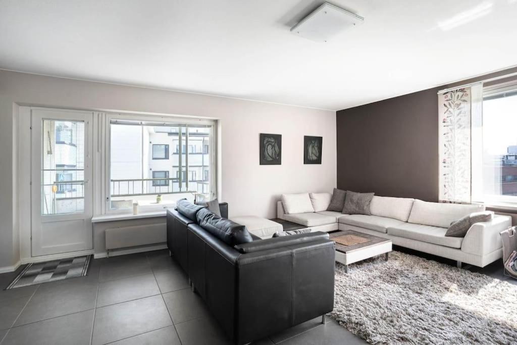 Majestic Penthouse With Sauna & High-Speed Wi-Fi And Parking 罗瓦涅米 外观 照片